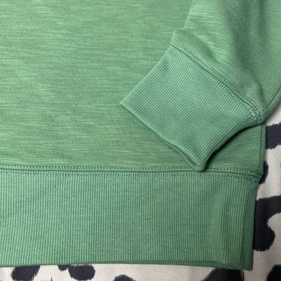 💚 🐳NWT- Vineyard Vines Cotton Terry Sweatshirt (Loden Frost, Size S) - Picture 8 of 8